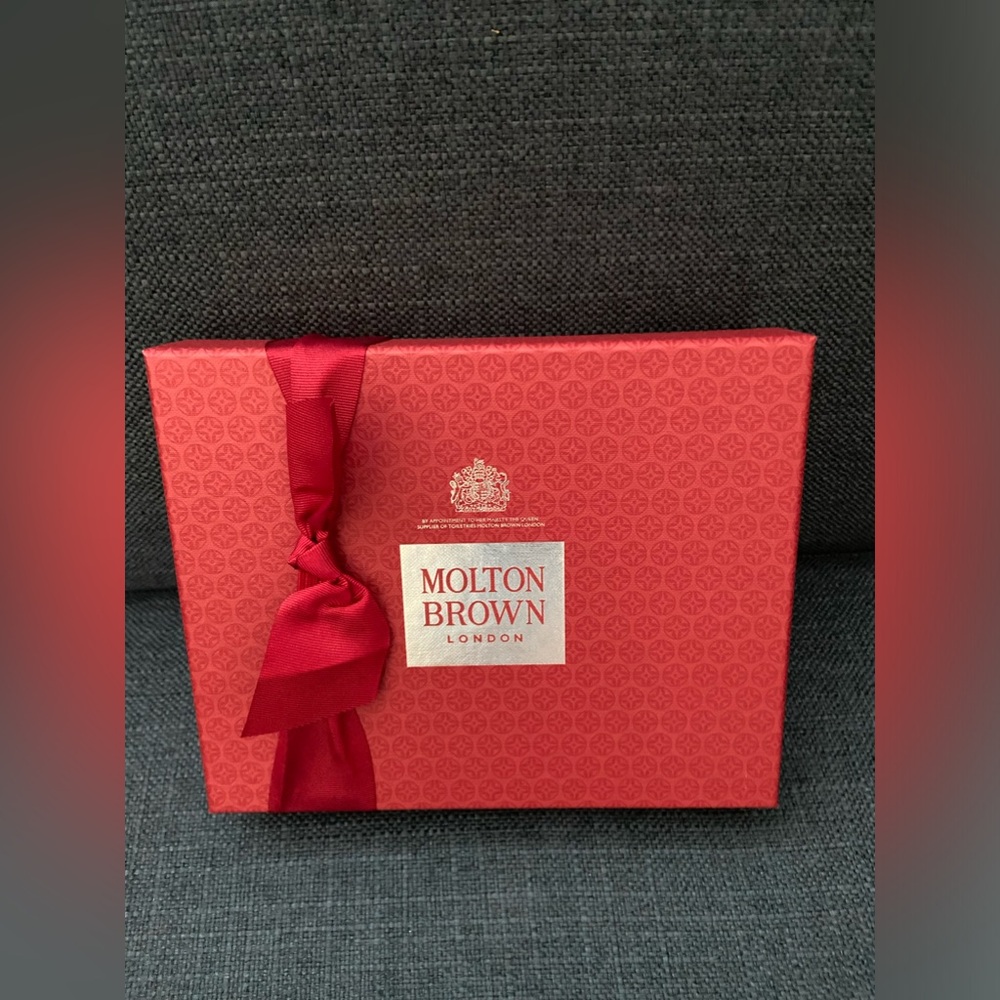 New In Box Molton Brown London Gift Set 2 Hand Creams & 1 Hand Treatment 40ml